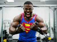 superman musculoso